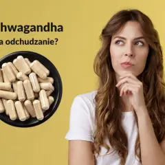Kapsułki z ashwagandhą na odchudzanie. Kobieta zastanawia się nad ich skutecznością.