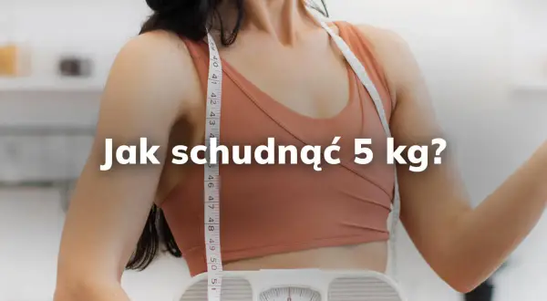Kobieta z miarką i wagą, zastanawia się, jak schudnąć 5 kg.