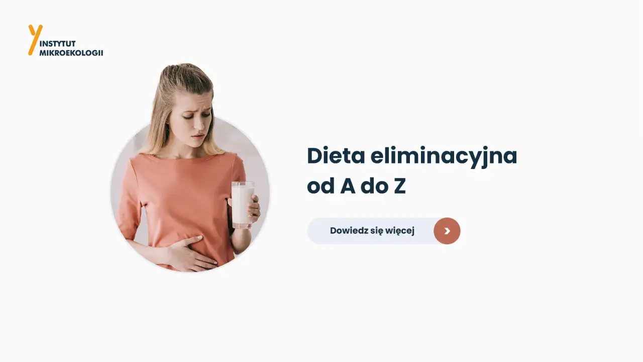 Kobieta z bólem brzucha trzymająca szklankę mleka. Dowiedz się o diecie eliminacyjnej od A do Z.