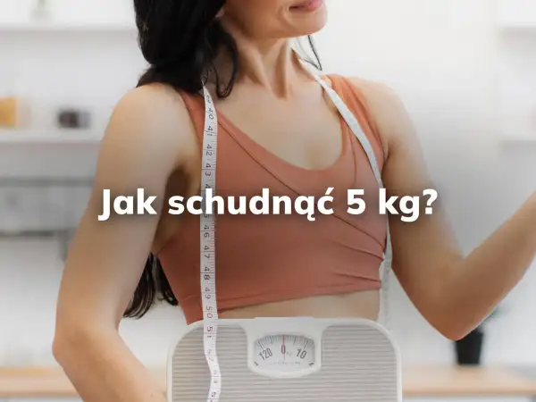 Kobieta z miarką i wagą, zastanawia się, jak schudnąć 5 kg.